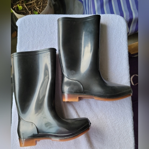 Rubber rain  boots Size 8 - Picture 5 of 8